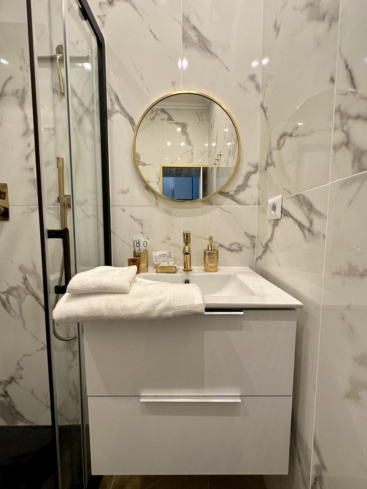Aquarium Exclusive Loft - Private Parking Apartment